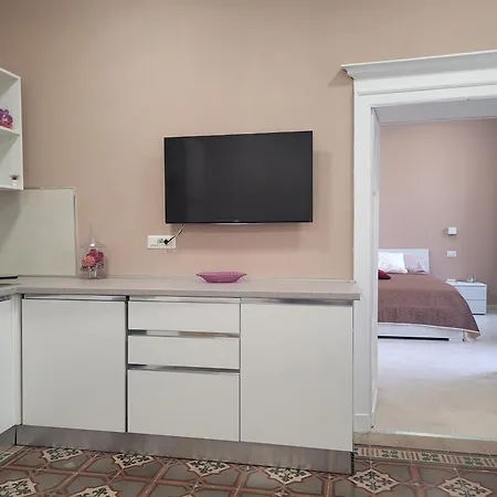 Domo Azuni アパート